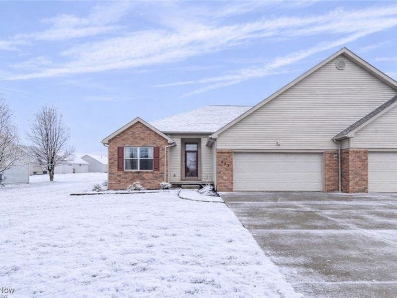 982 Lanedale Street NW, Massillon, OH 44647 Photo 1