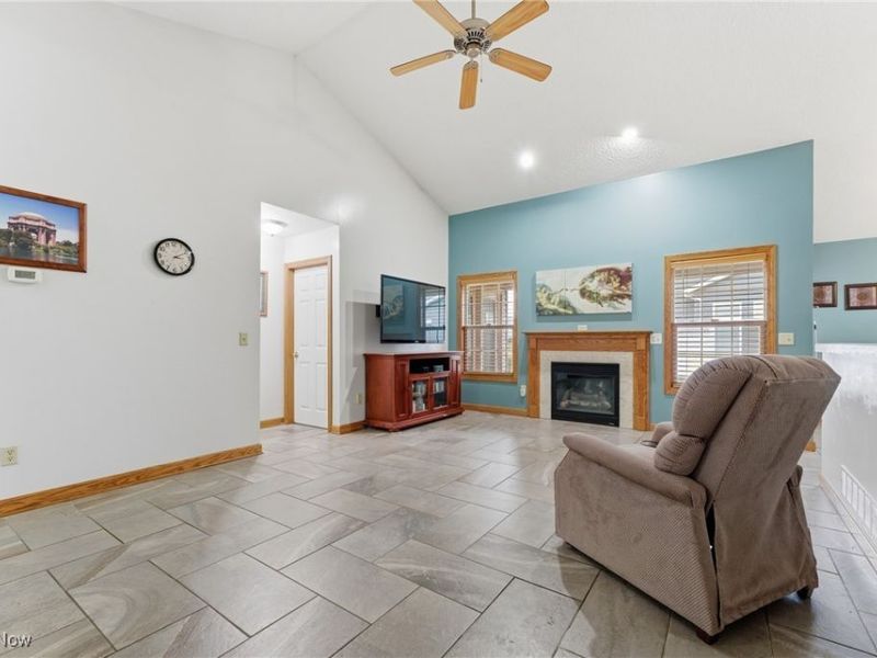 982 Lanedale Street NW, Massillon, OH 44647 Photo 3