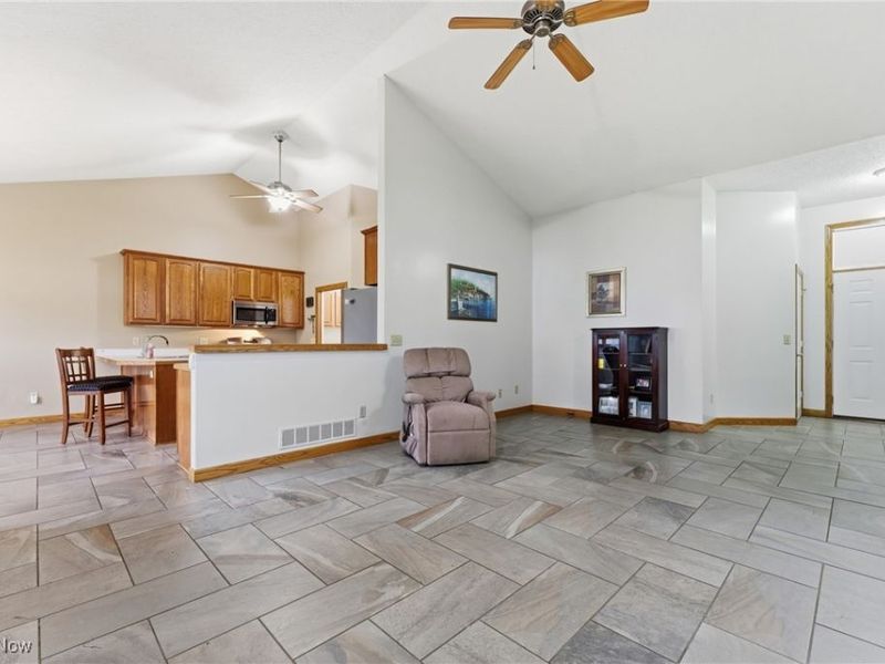 982 Lanedale Street NW, Massillon, OH 44647 Photo 5