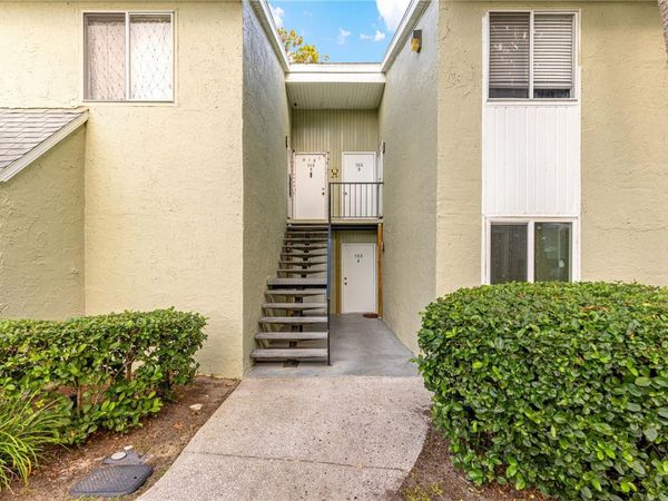 586 FAIRWAYS CIRCLE, Unit A, OCALA, FL 34472