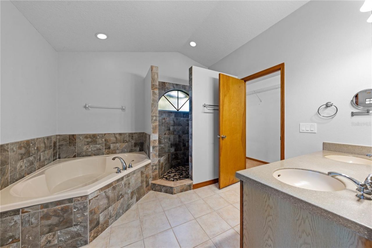 1860 Mustang Court, Saint Cloud, FL 34771 Photo