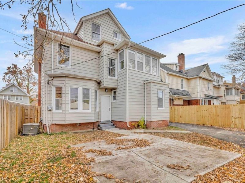 3299 Yorkshire Road, Cleveland, OH 44118 Photo 6