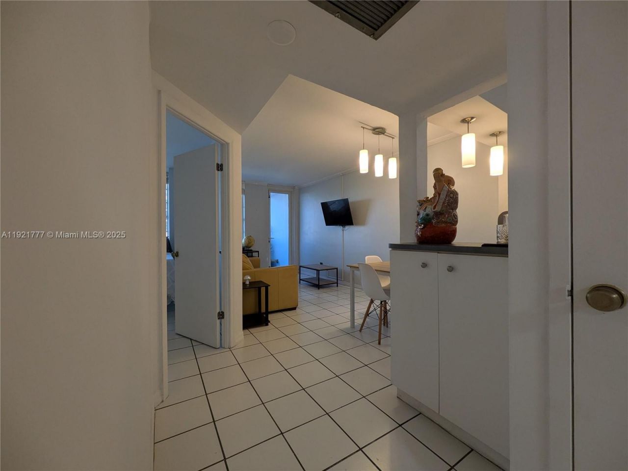 100 Lincoln Rd, Unit 904, Miami Beach, FL 33139 Photo