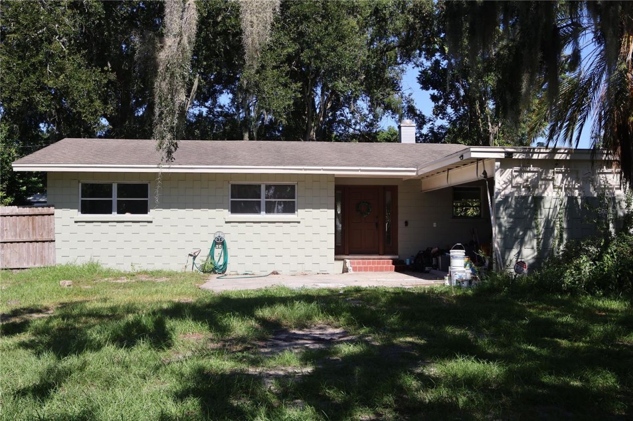 412 W Lake Summit Drive, Winter Haven, FL 33884 Main Photo