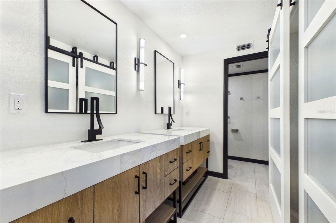 487 Pinellas Bayway S, Unit 6, Tierra Verde, FL 33715 Photo