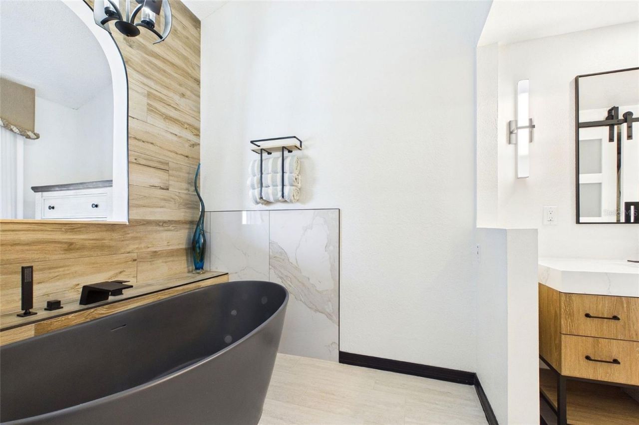 487 Pinellas Bayway S, Unit 6, Tierra Verde, FL 33715 Photo