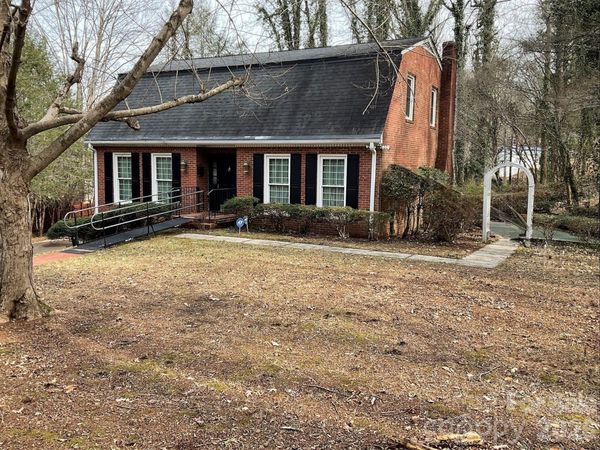 822 Westminster Circle SW, Lenoir, NC 28645