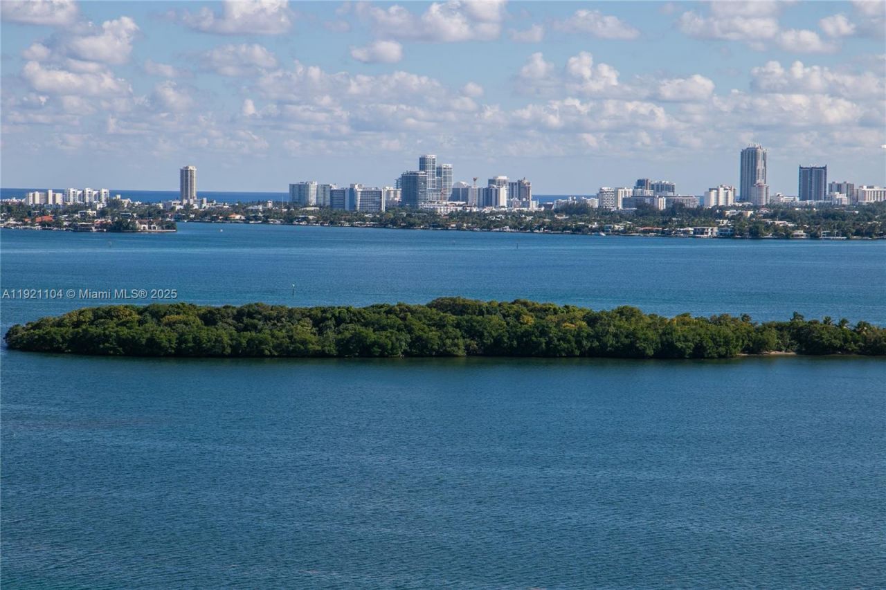 1800 NE 114th St, Unit 2105, Miami, FL 33181 Photo