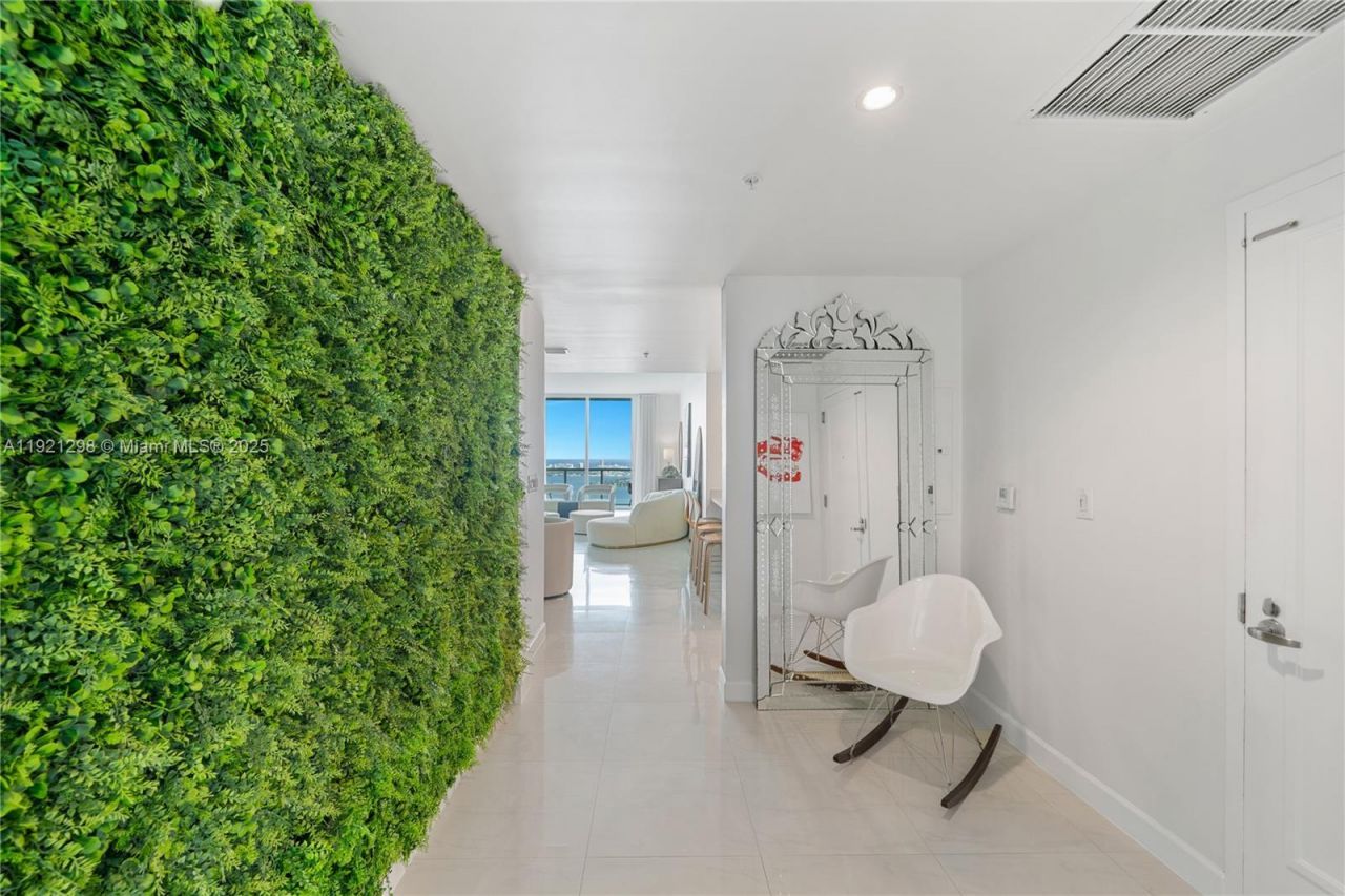 1900 N Bayshore Dr, Unit PH 4902, Miami, FL 33132 Photo