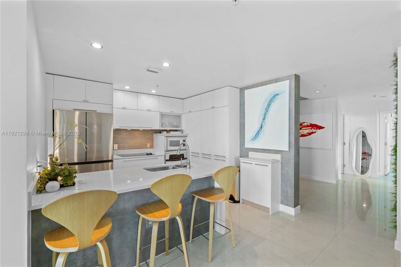 1900 N Bayshore Dr, Unit PH 4902, Miami, FL 33132 Photo