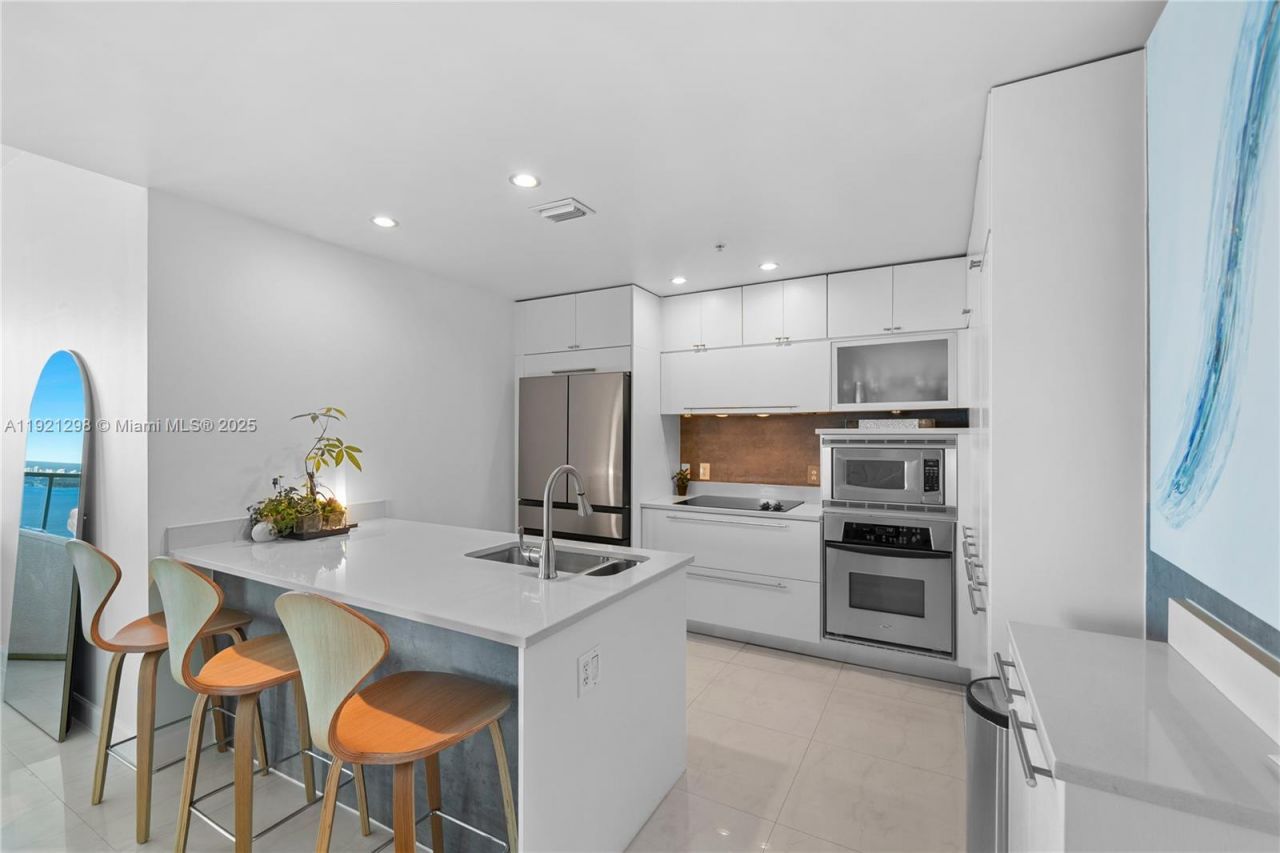 1900 N Bayshore Dr, Unit PH 4902, Miami, FL 33132 Photo