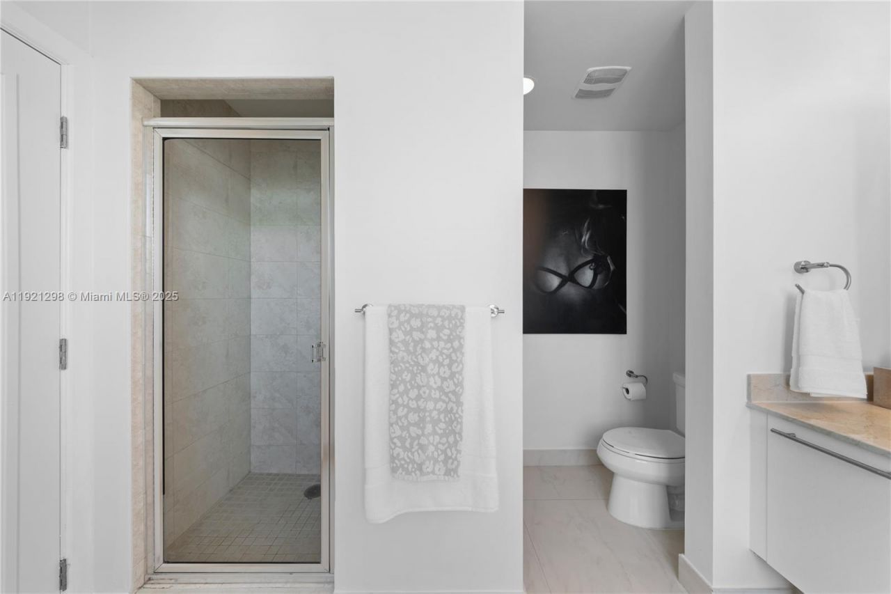 1900 N Bayshore Dr, Unit PH 4902, Miami, FL 33132 Photo