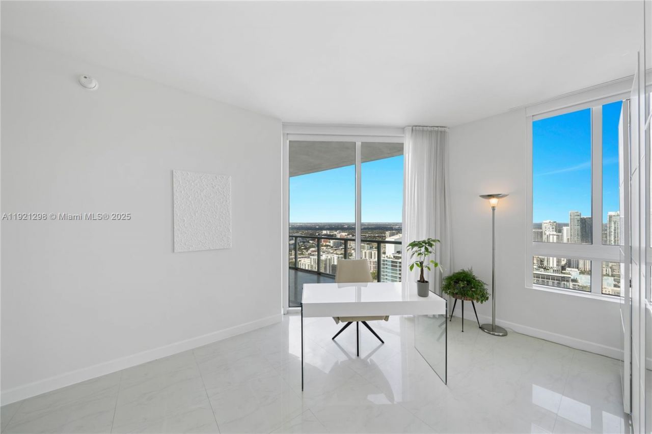 1900 N Bayshore Dr, Unit PH 4902, Miami, FL 33132 Photo