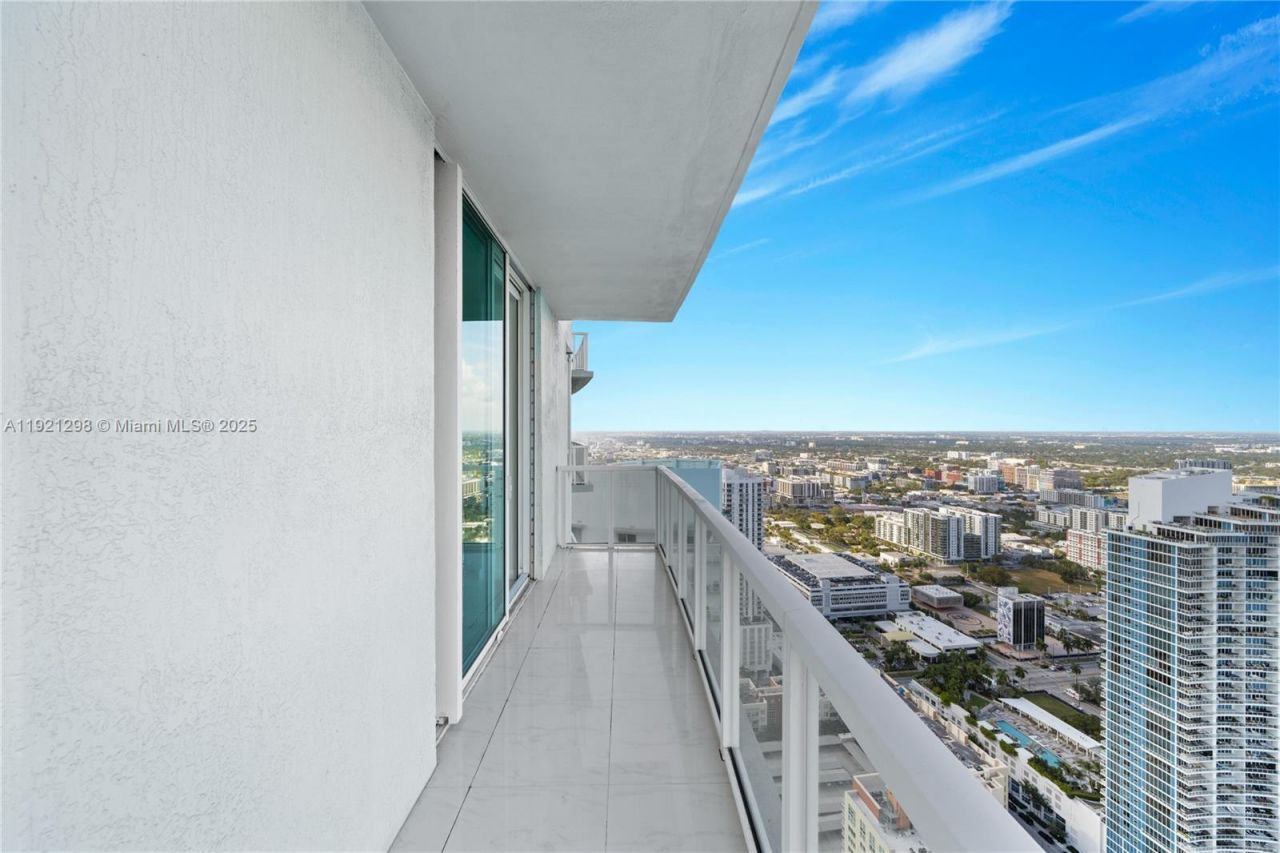 1900 N Bayshore Dr, Unit PH 4902, Miami, FL 33132 Photo