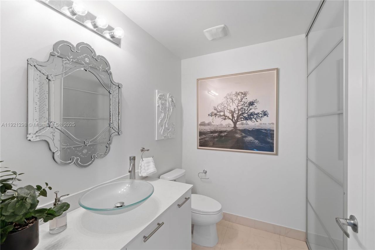 1900 N Bayshore Dr, Unit PH 4902, Miami, FL 33132 Photo