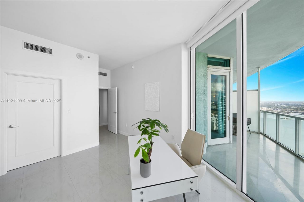 1900 N Bayshore Dr, Unit PH 4902, Miami, FL 33132 Photo