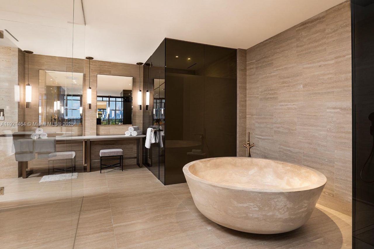 8955 Collins Ave, Unit 402, Surfside, FL 33154 Photo