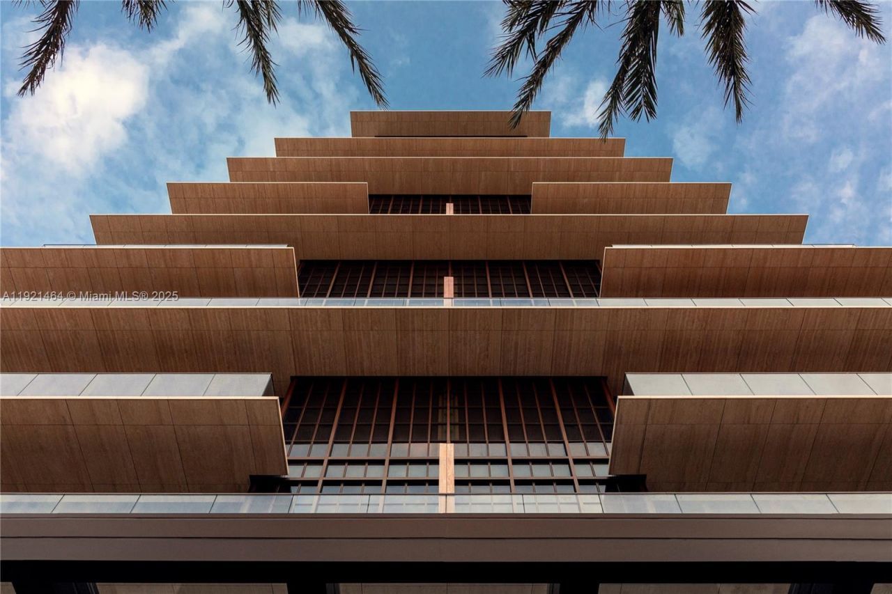 8955 Collins Ave, Unit 402, Surfside, FL 33154 Photo