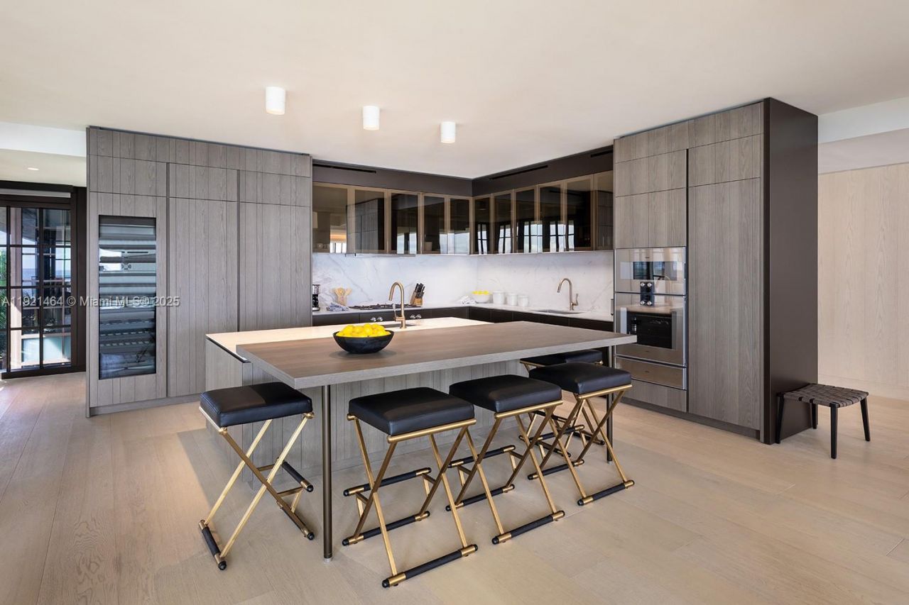 8955 Collins Ave, Unit 402, Surfside, FL 33154 Photo