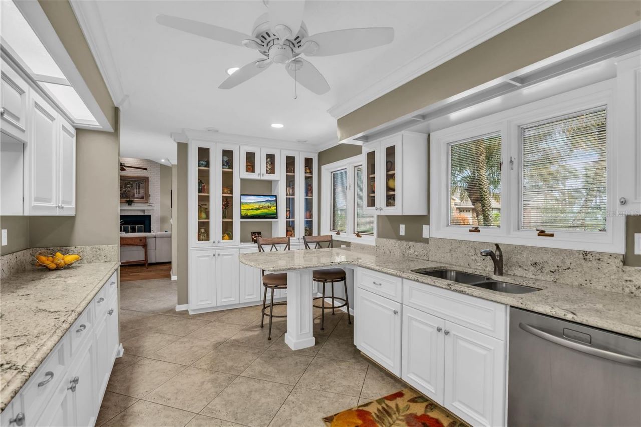 104 Acacia Point, Yalaha, FL 34797 Photo