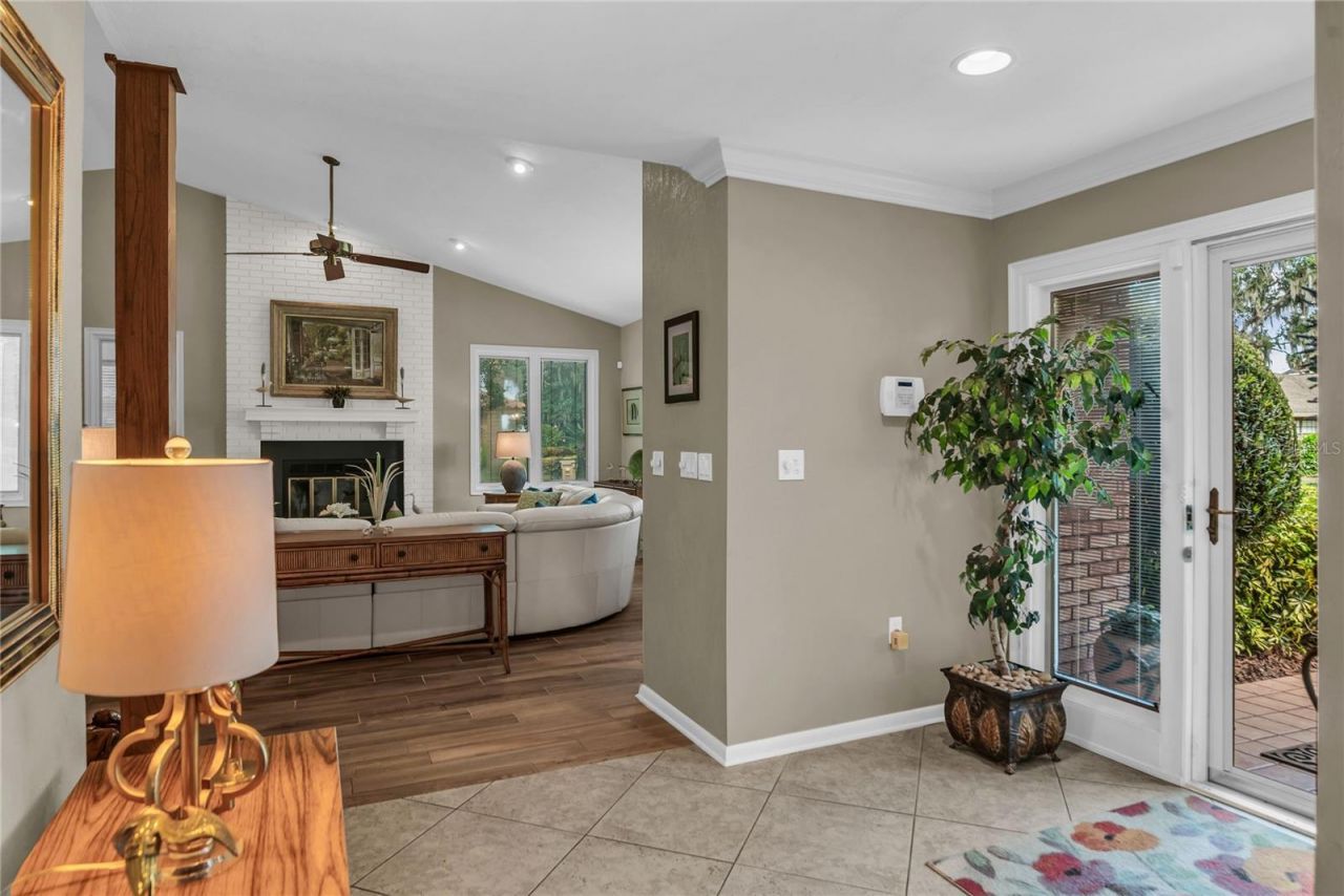 104 Acacia Point, Yalaha, FL 34797 Photo