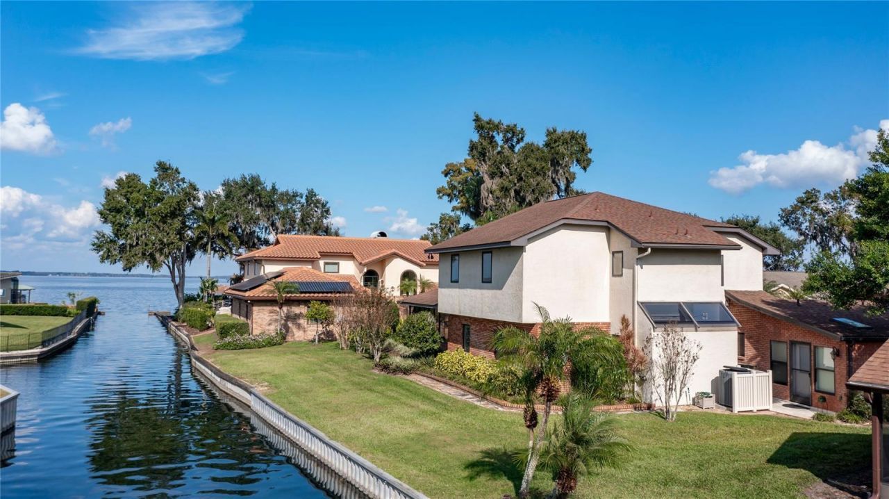 104 Acacia Point, Yalaha, FL 34797 Photo