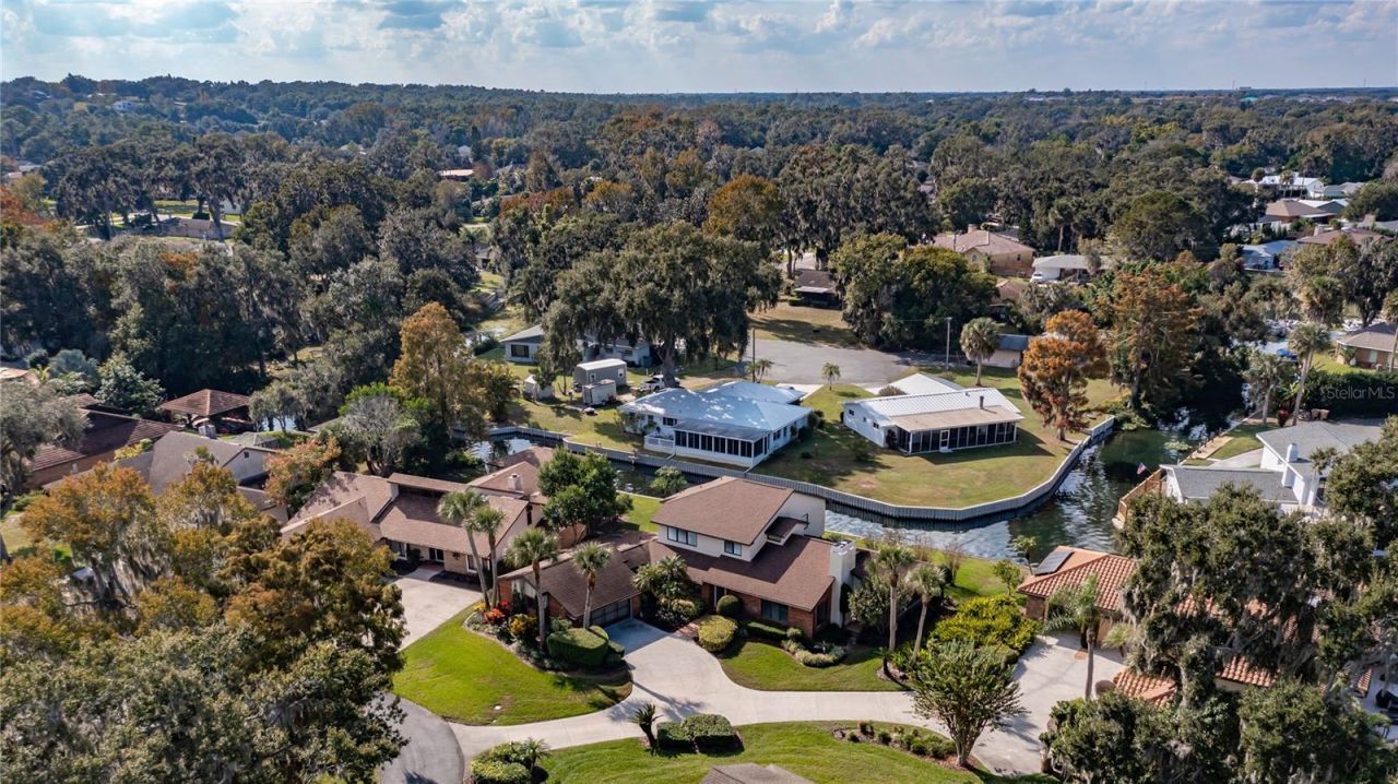 104 Acacia Point, Yalaha, FL 34797 Photo