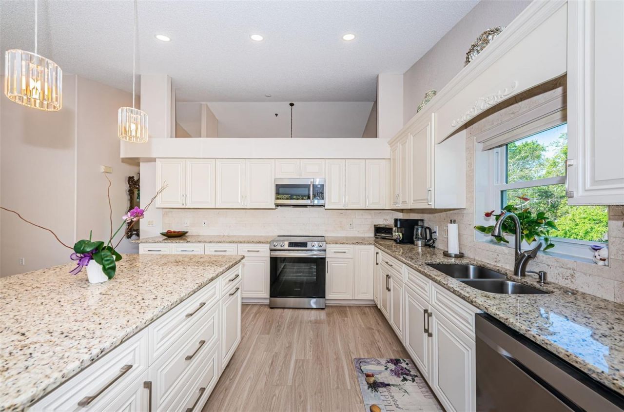 2019 Utopian Drive W, Unit 310, Clearwater, FL 33763 Photo