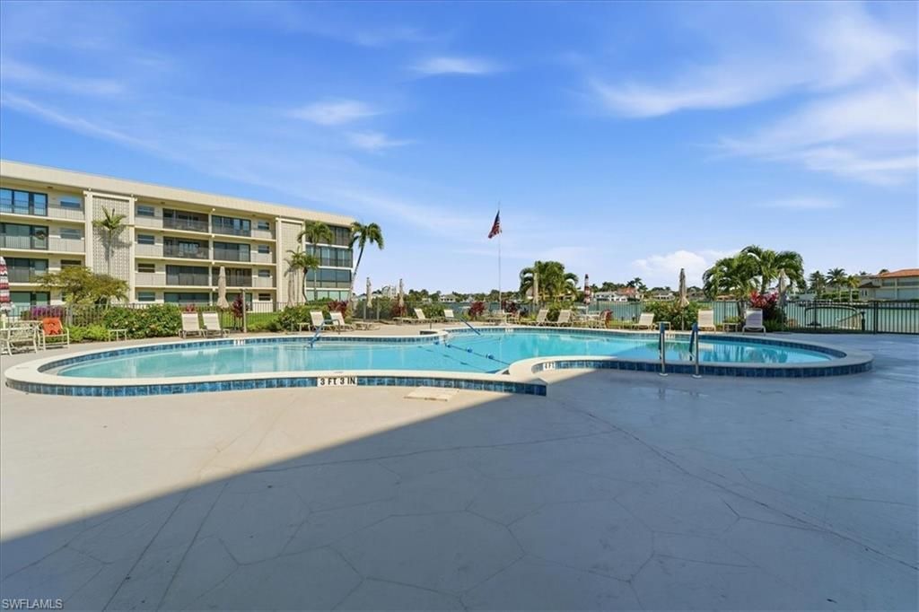 3200 Gulf Shore Blvd N, Unit 105, Naples, FL 34103 Photo