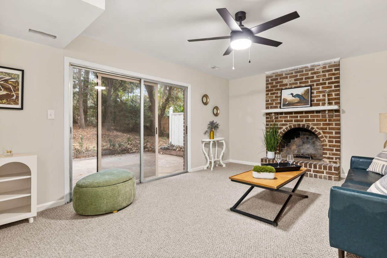 321 Fairington Drive Photo 10