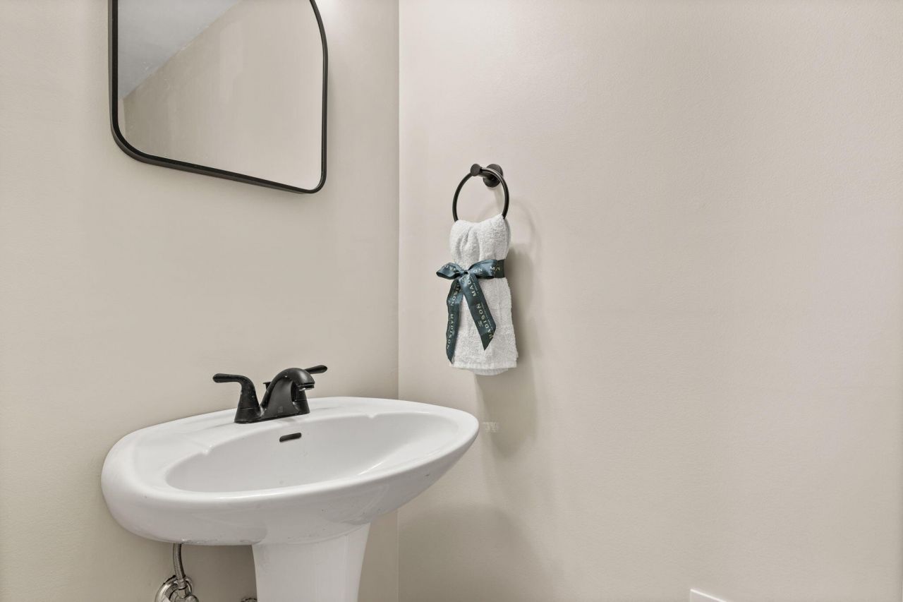 321 Fairington Drive Photo 12