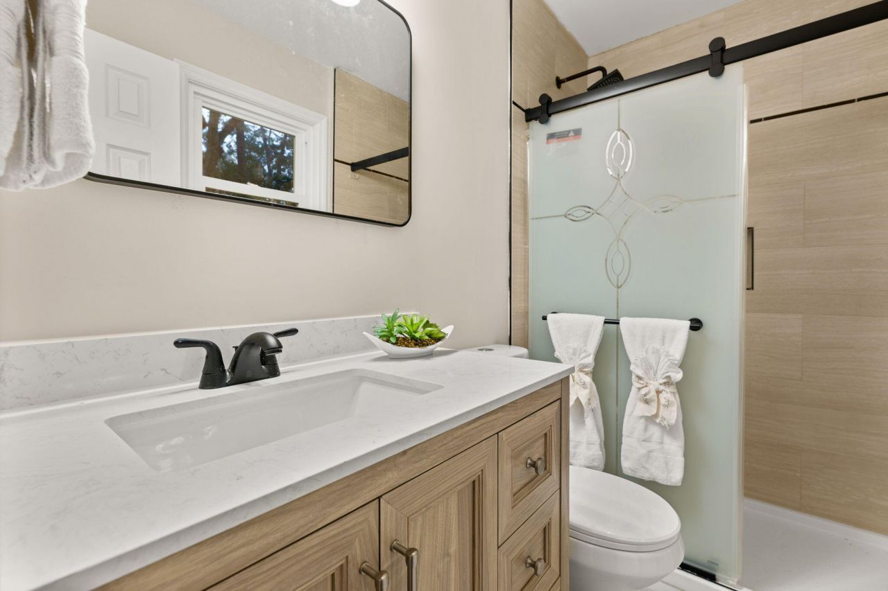 321 Fairington Drive Photo 17