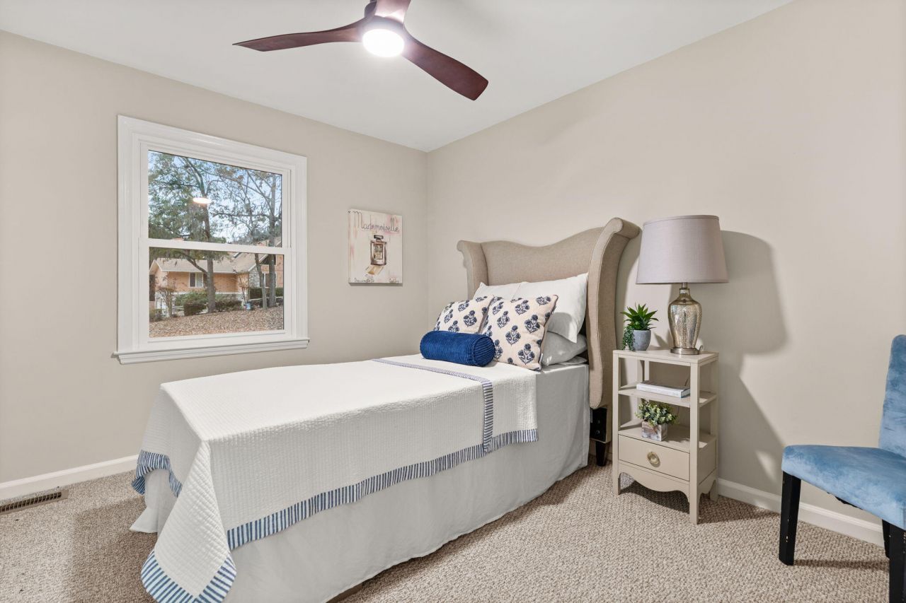 321 Fairington Drive Photo 18