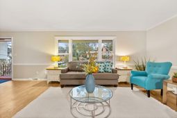 321 Fairington Drive photo 4