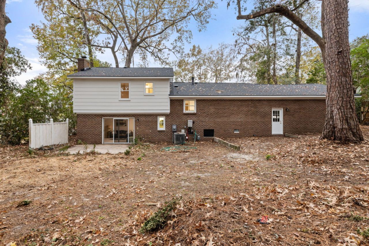 321 Fairington Drive Photo 23