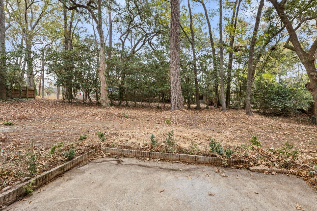 321 Fairington Drive Photo 24