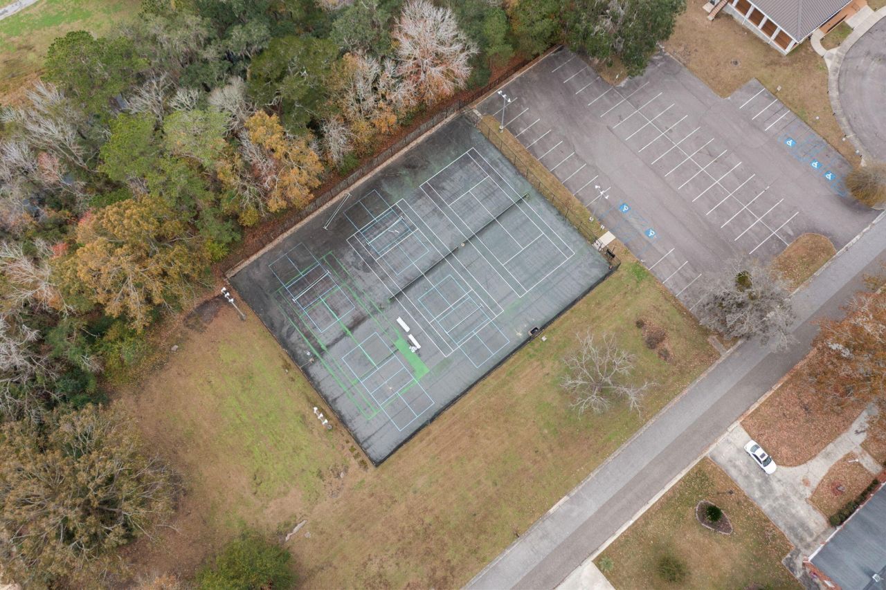 321 Fairington Drive Photo 25