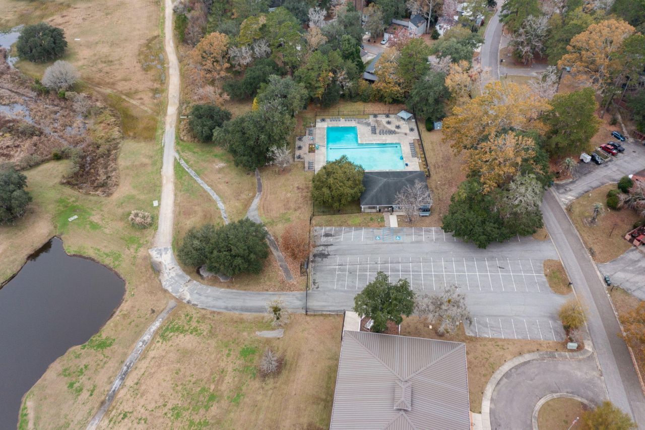 321 Fairington Drive Photo 29