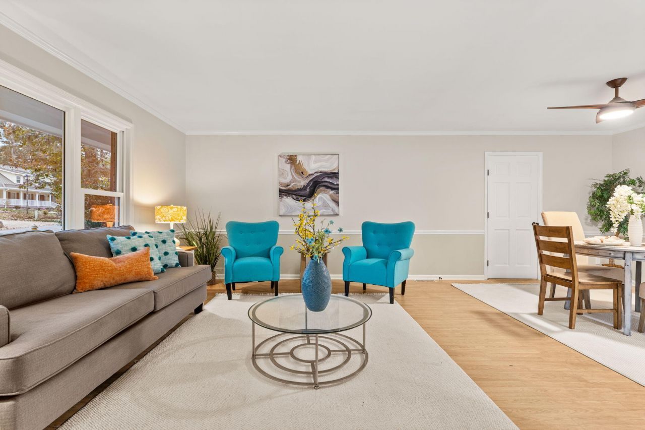 321 Fairington Drive Photo 4