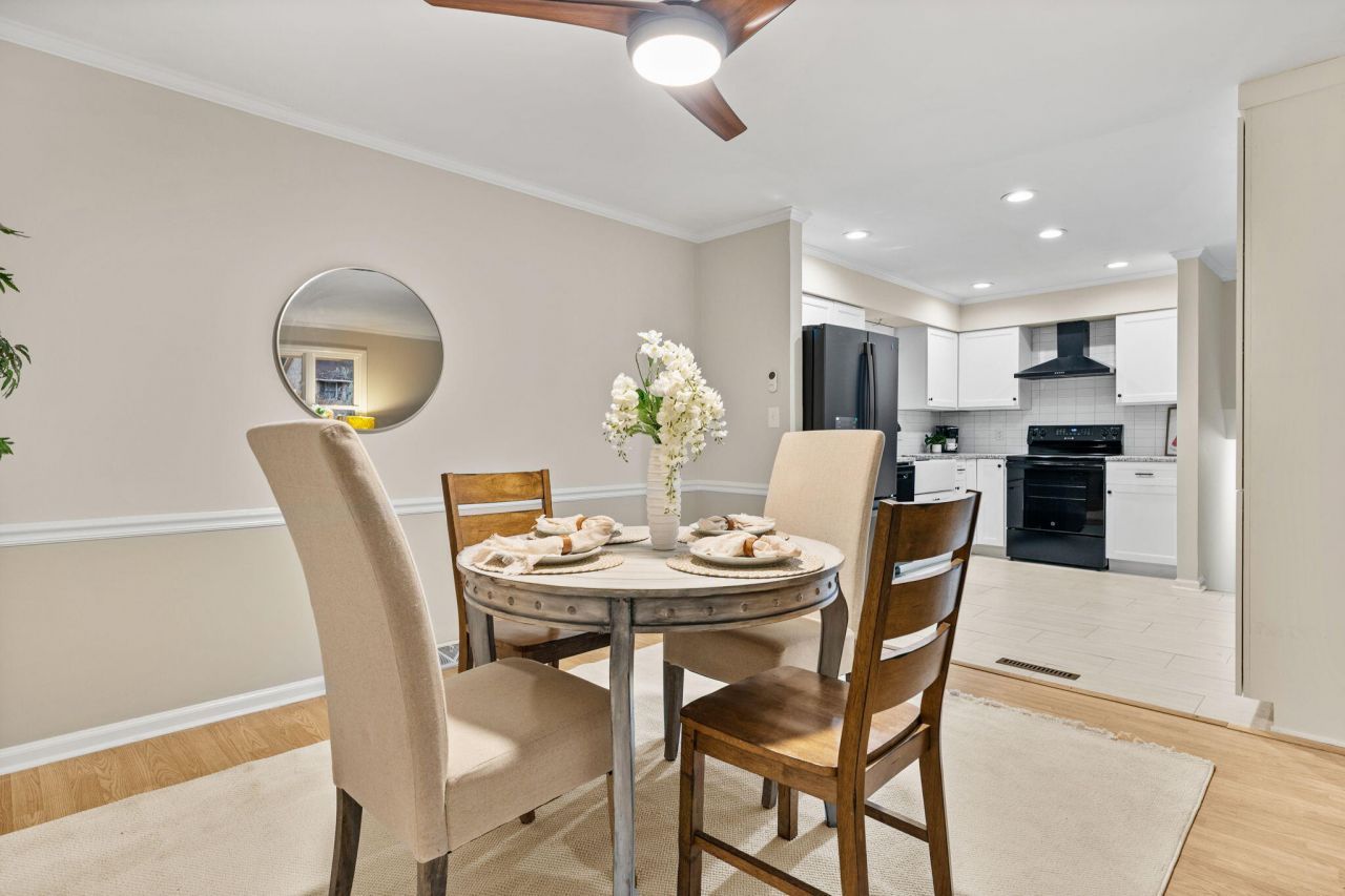 321 Fairington Drive Photo 6