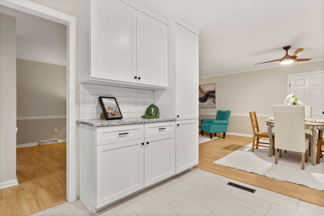 321 Fairington Drive Photo 9