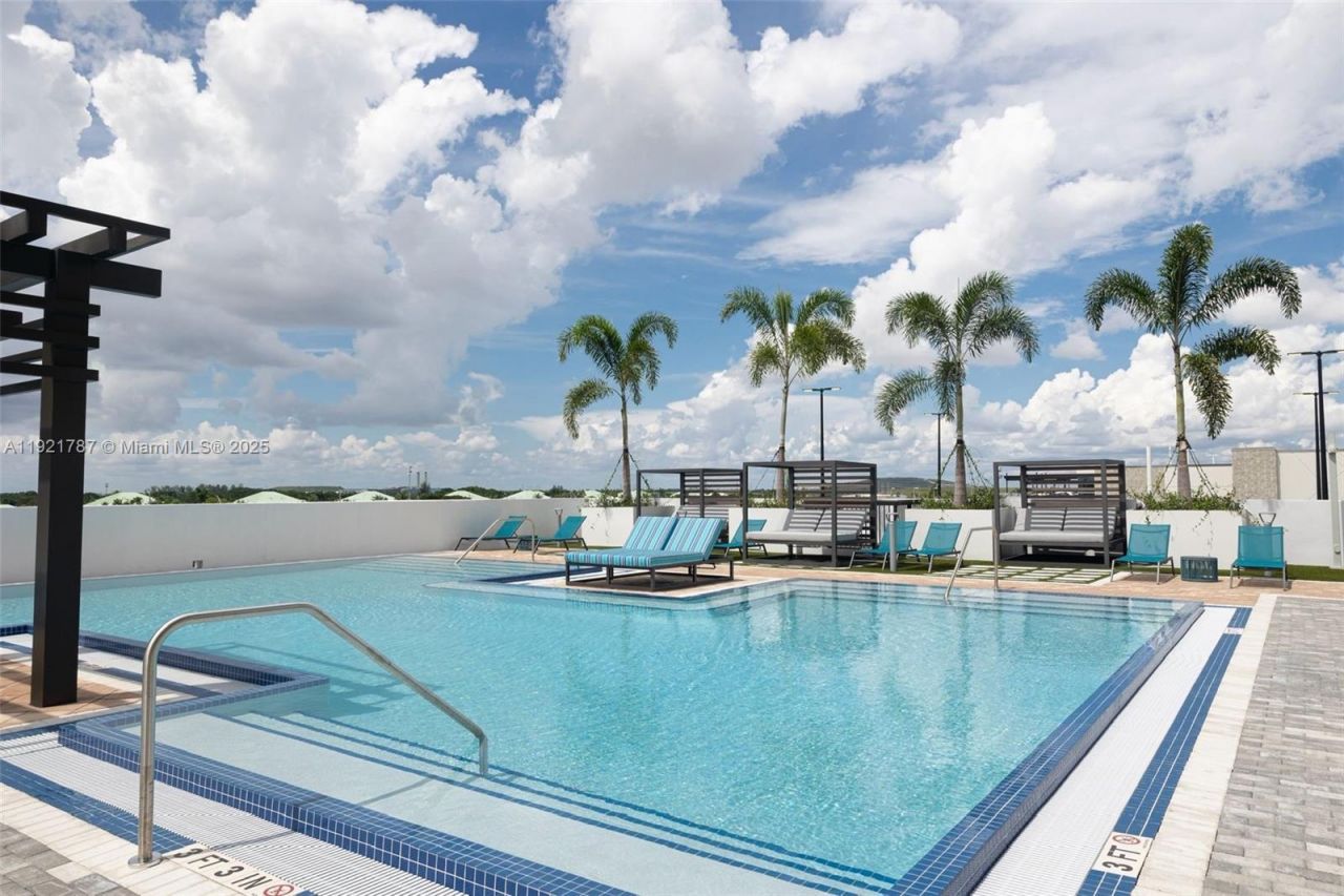 5350 NW 84th Ave, Unit 705, Doral, FL 33166 Photo