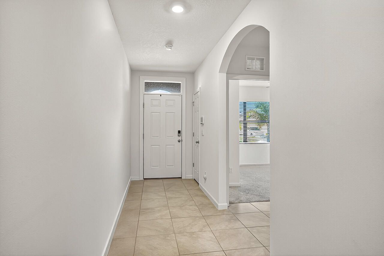 5307 Entertainment Way, Fort Pierce, FL 34947 Photo