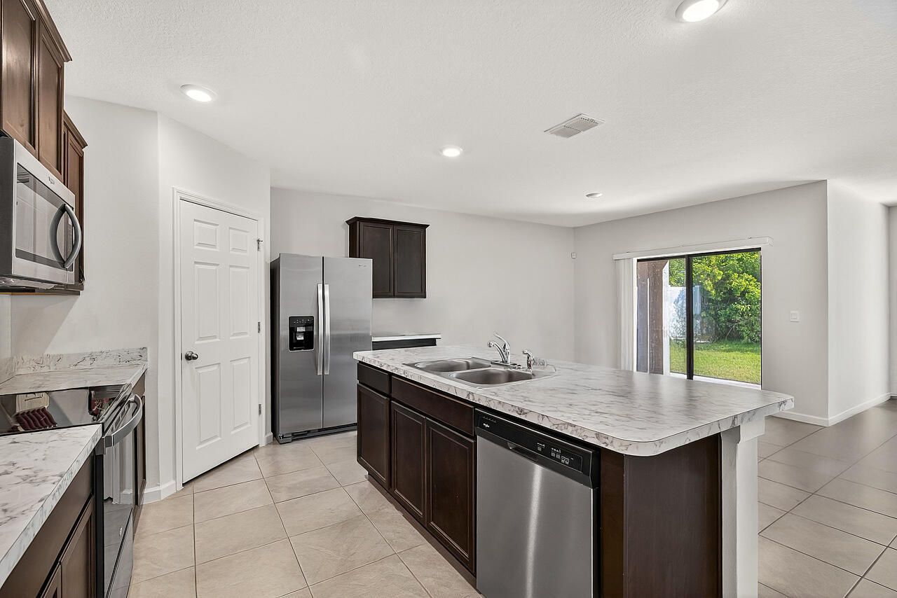 5307 Entertainment Way, Fort Pierce, FL 34947 Photo