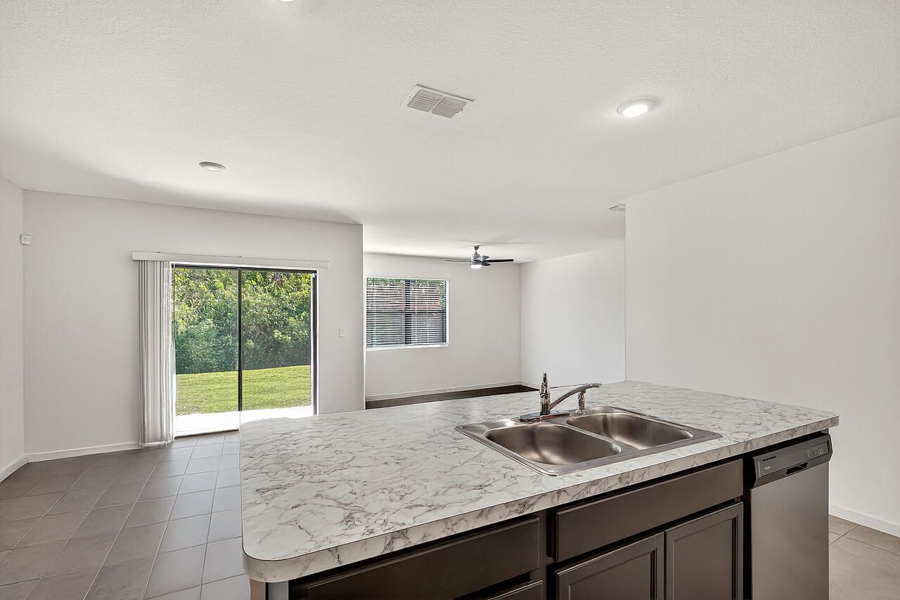 5307 Entertainment Way, Fort Pierce, FL 34947 Photo