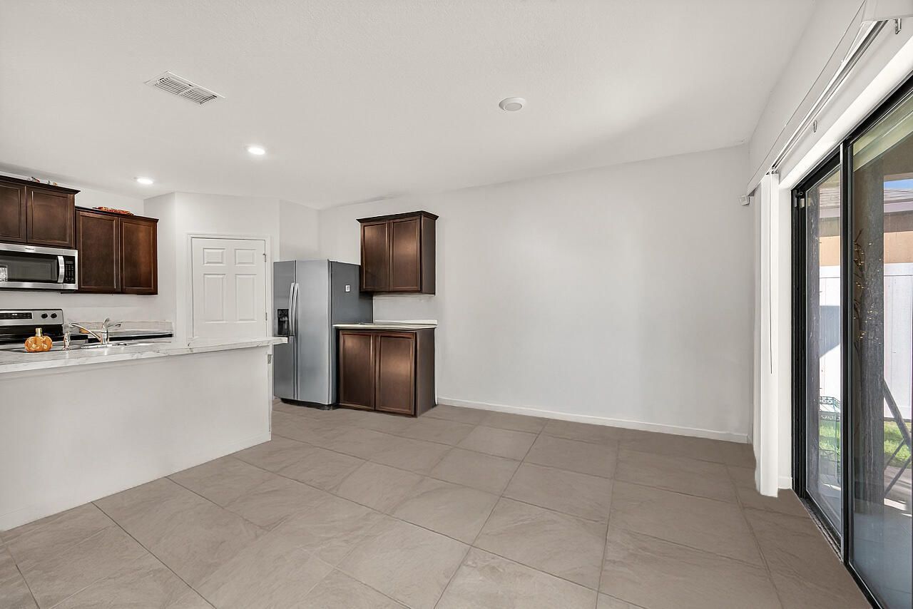 5307 Entertainment Way, Fort Pierce, FL 34947 Photo