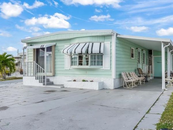 8517 SW 16th Pl, Davie, FL 33324