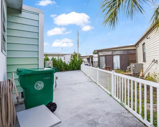 8517 SW 16th Place, Davie, FL 33324 Photo