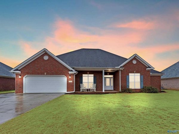 2627 Buckingham Gate SW, Decatur, AL 35603