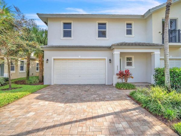 6947 Pines Circle, Unit 21, Coconut Creek, FL 33073